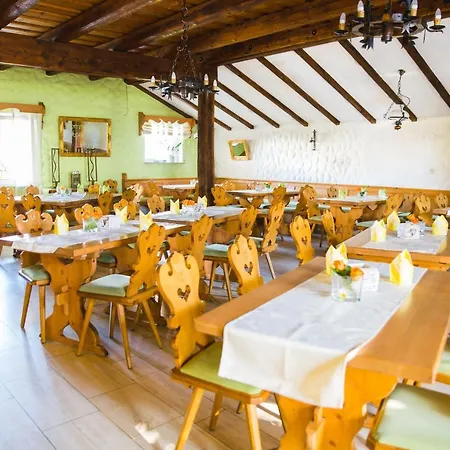 Gaestehaus Adler Hotel *