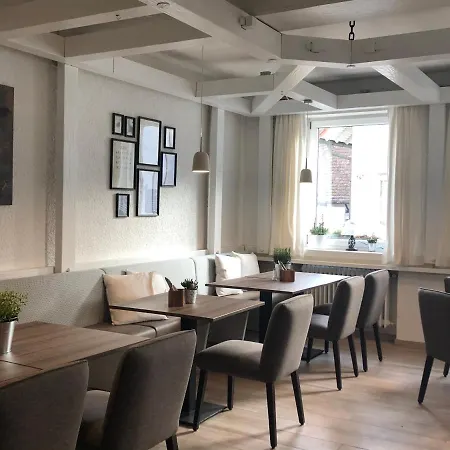 Gaestehaus Adler Hotel *