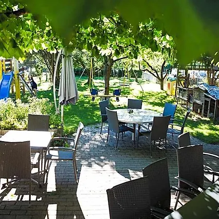 Gaestehaus Adler Hotel *